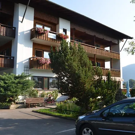 Guest house Hotel-pension-ostler 3*